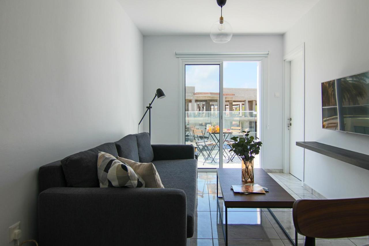 Phaedrus Living: Seaside Luxury Flat Lighthouse 74 Apartment Paphos Bagian luar foto