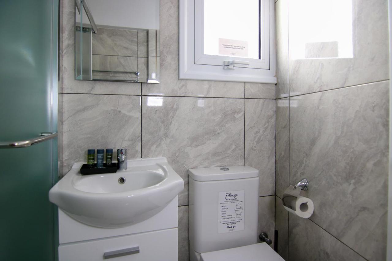 Phaedrus Living: Seaside Luxury Flat Lighthouse 74 Apartment Paphos Bagian luar foto