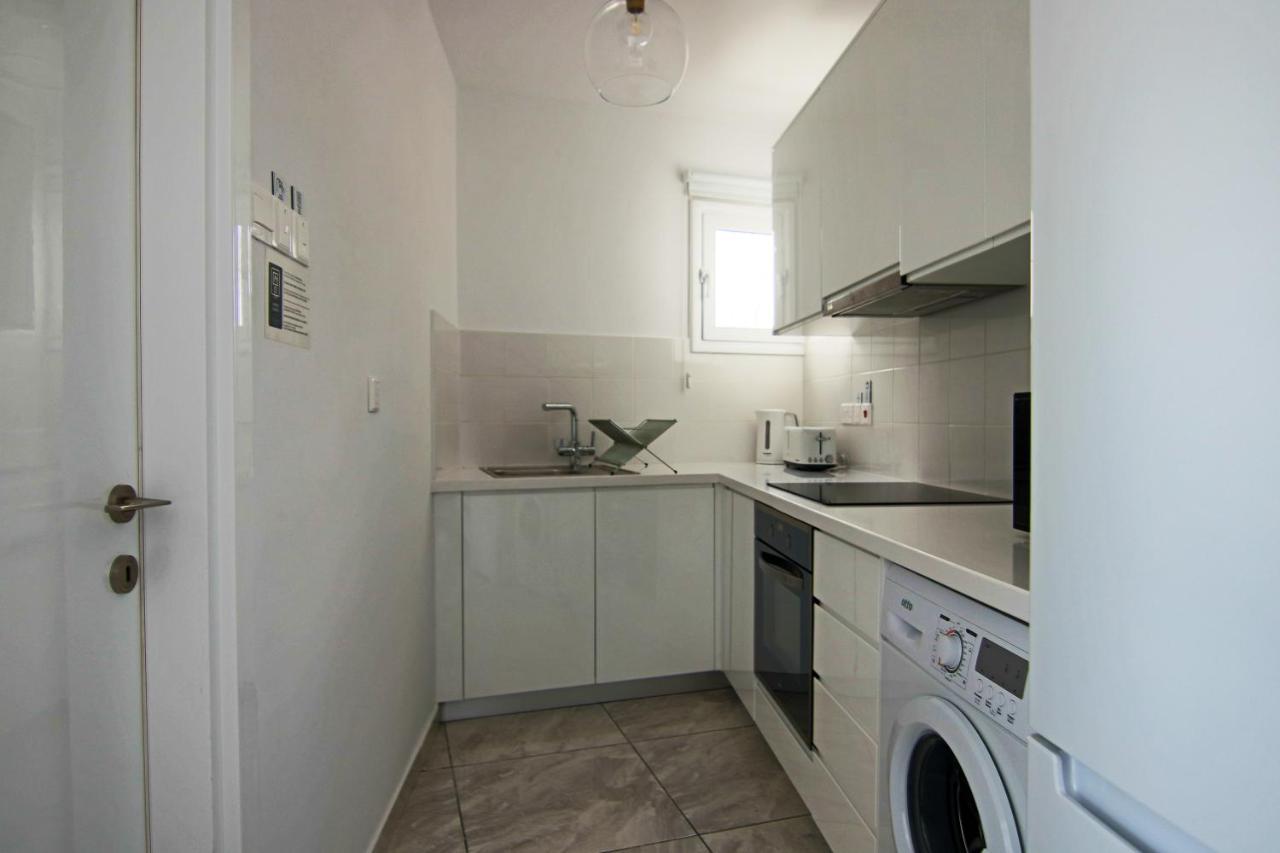 Phaedrus Living: Seaside Luxury Flat Lighthouse 74 Apartment Paphos Bagian luar foto